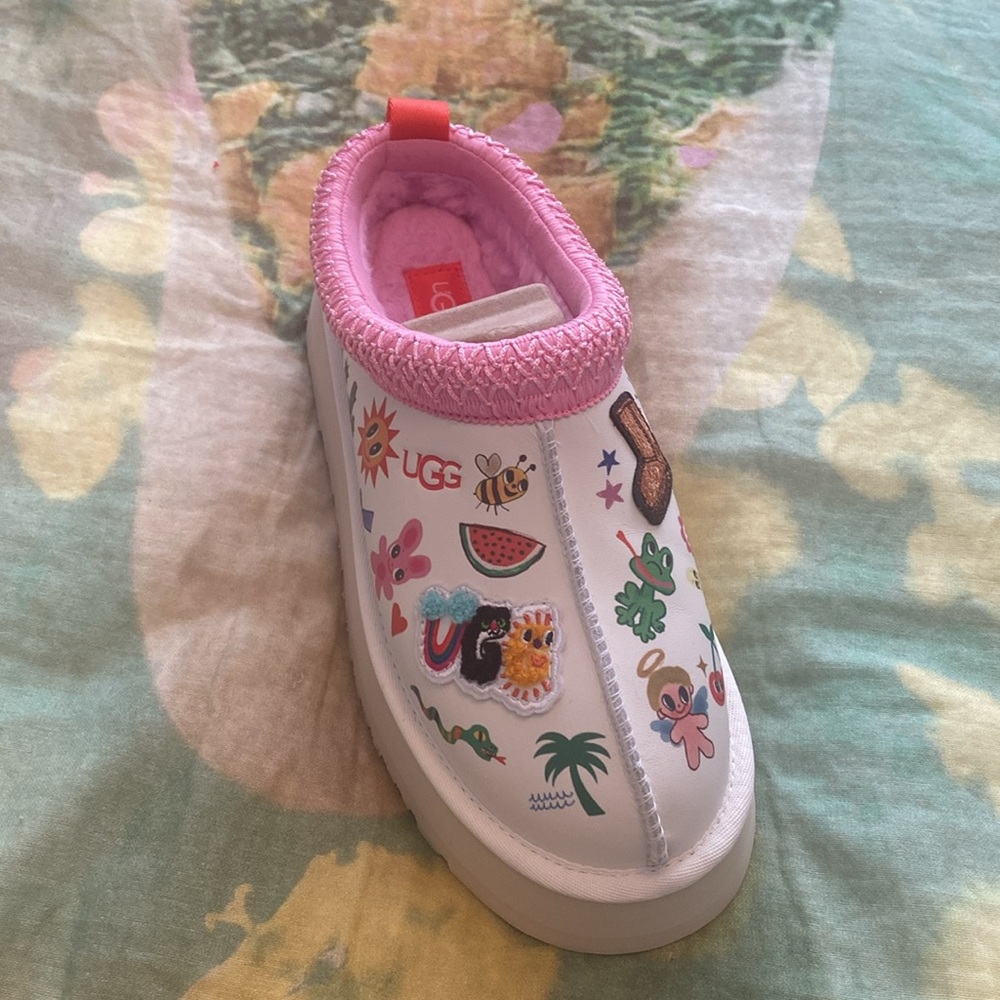 Tazz Pop Sketch Ugg Slippers Platform